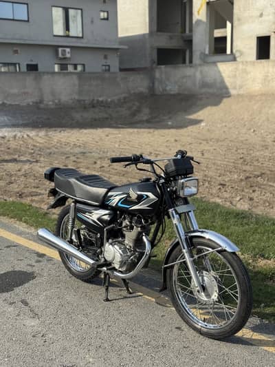 Honda CG125 2023 black