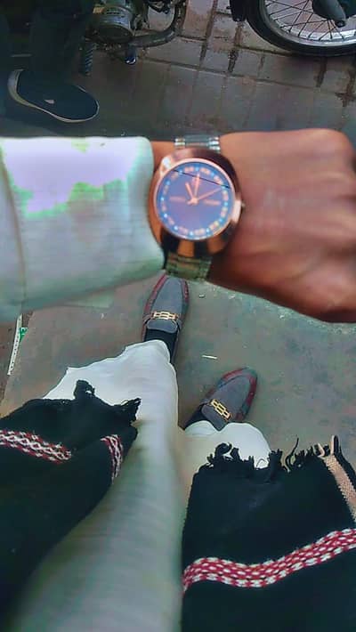 mujhe Kam Karne kelye female ki zaorrt hai