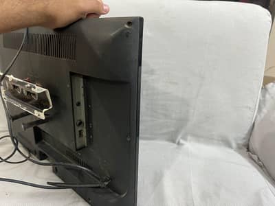 ya ak couputer or lcd ha sale ke liya