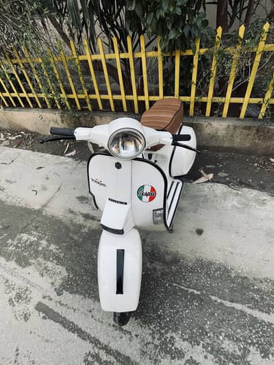 Vespa PX150E Self Start Excellent Condition