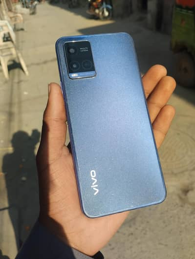 vivo y21 4/64 gb box ha all ok what's app number 03144892919