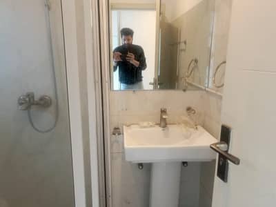 1 BEDROOM APARTMANT LIKE A NEW RENT IN BAHRIA TOWN LAHORE Rejected