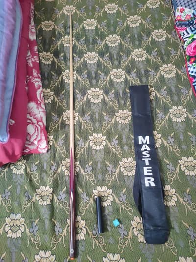 Peradon one piece cue with extension