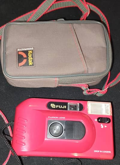 FUJI Disposable Film Camera (NO FILM) – Vintage