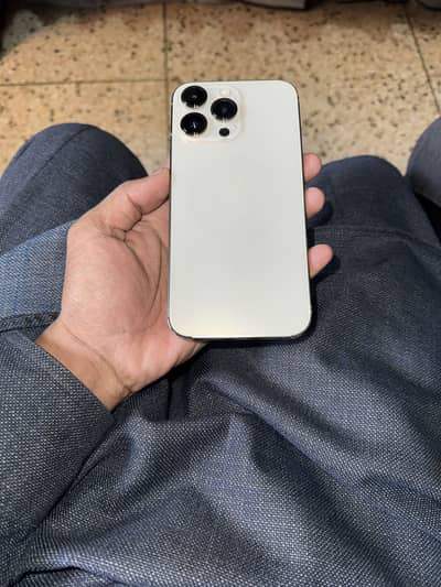 İphone 14 pro max battery health 84%