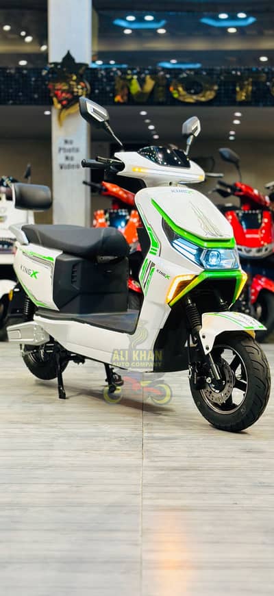 ALI LHAN AUTO COMPANY SCOOTY SCOOTER GIRLS LADIES BOYS MALE