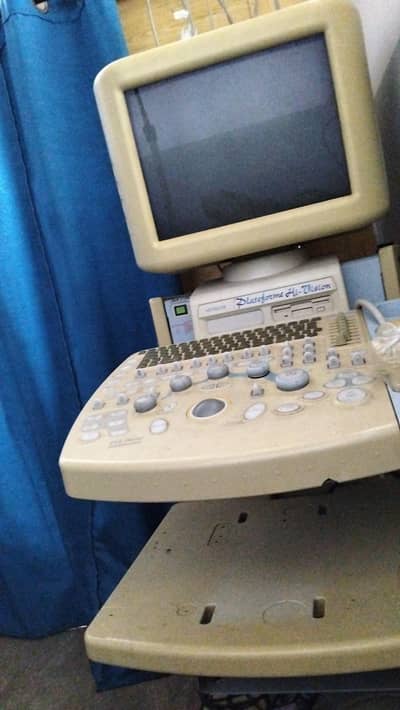 Hitachi 6500 Ultrasound machine wait 2 probs .