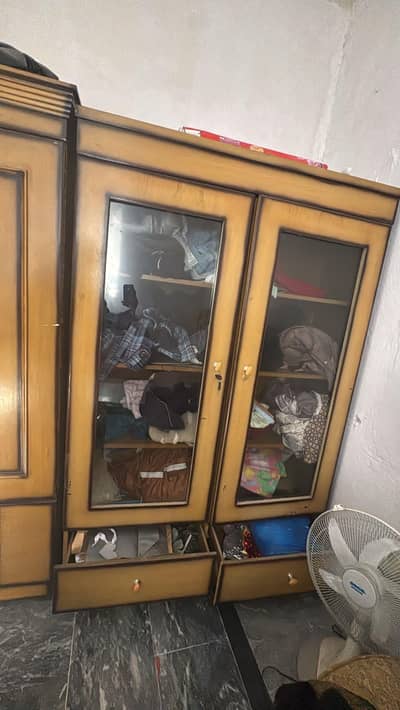 wardrobe/Bartan wali almari