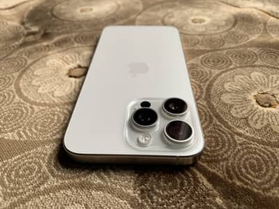 JUST LIKE NEW iPhone 15 Pro MAX 256gb White Titanium NON PTA LLA JV