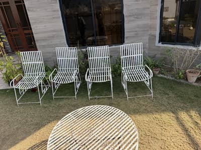 Heavy steel 4 chairs and table