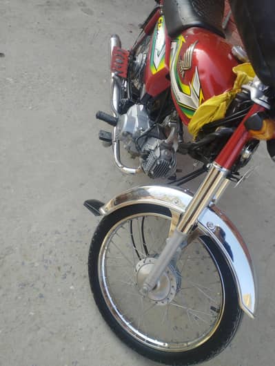 Honda cd 70 for sale. one hand driven. serious buyer only