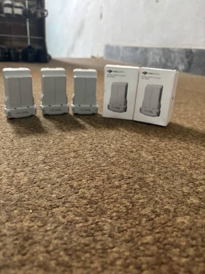 mini 3 4 5 pro batteries and phantom 2 and 3 avalible for spare parts