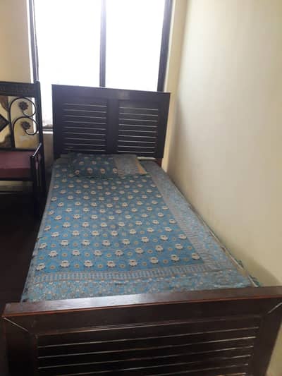 2 single beds good condiition