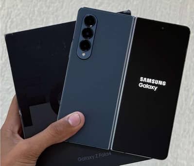 Z fold 4 12/512 Dual Sim Official Approved with box 10/9.9 Almost New