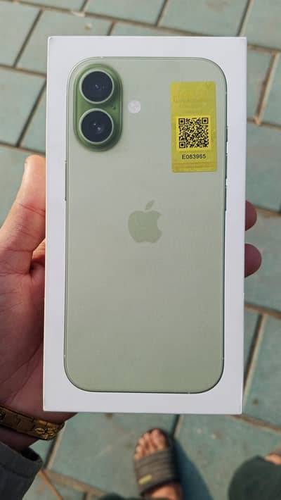 urgent sale iphone 17 PTA approve safe color