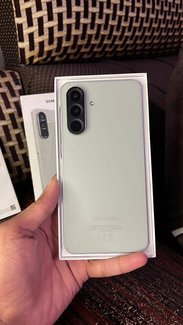 Samsung Galaxy a56 with box and cable - Mobile Phones - 1110728482