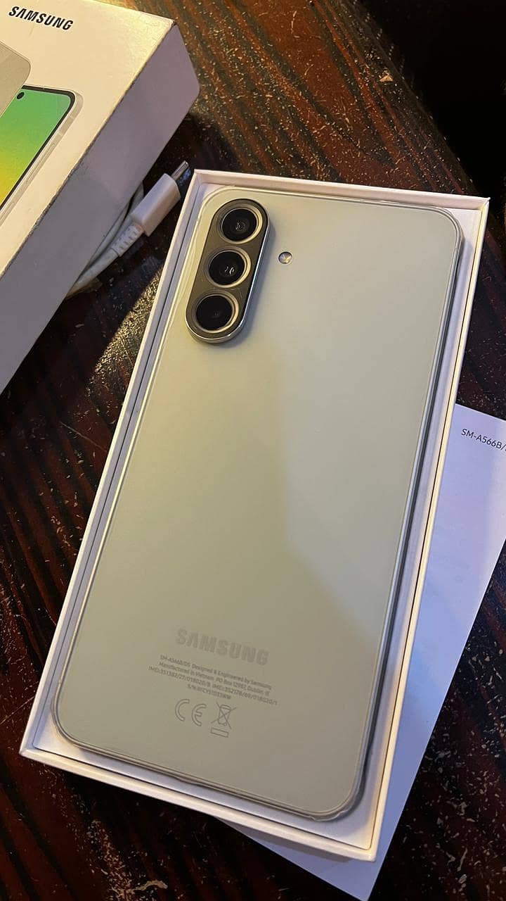 Samsung Galaxy a56 with box and cable - Mobile Phones - 1110728482