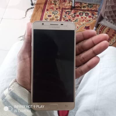 Samsung Galaxy j7 prime
