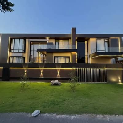 2 KANAL MODERN DESIGN 6-BED MANSION WITH THEATER NEAR RAYA PHASE 6
