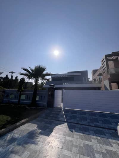 1 Kanal Used House For Sale In Velancia Town