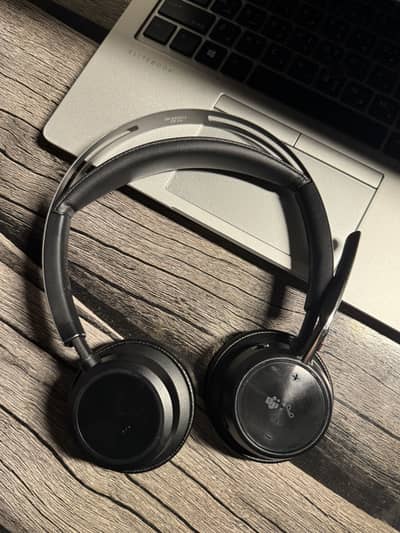 Poly Focus UC 2 – Used, Excellent Condition