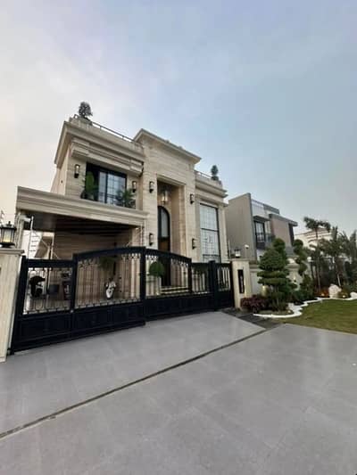 CLASSIC 1 KANAL HOME WITH POOL, GYM & ROOFTOP ON MAIN ROAD PHASE 8