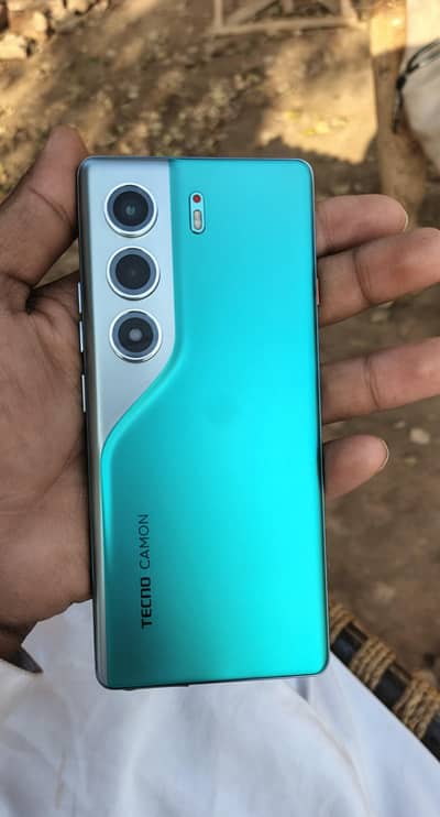 Tecno Camon 40 pro for sale urgent