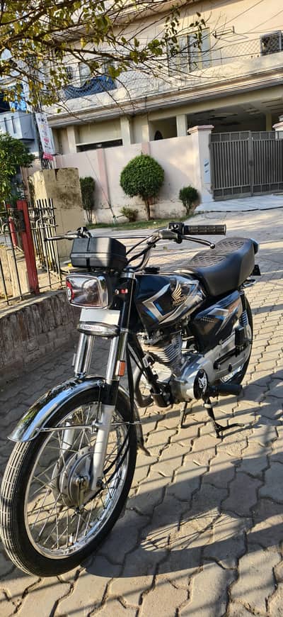 125 2024 model july purchase 5100 only drive