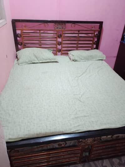bed and dressing sell