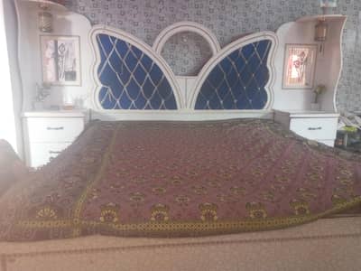 purani bed aur purane