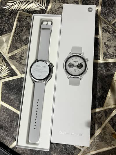 Xiaomi watch S4