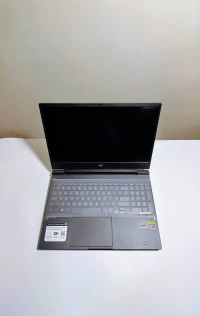 HP victus 15fb-8082wm  [16/512] [RTX4050/6gb] [Ryzen 5 8645hs]