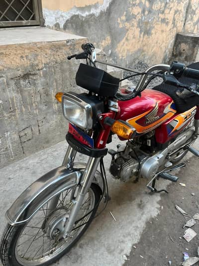 Honda CD 70 model 2024/2025