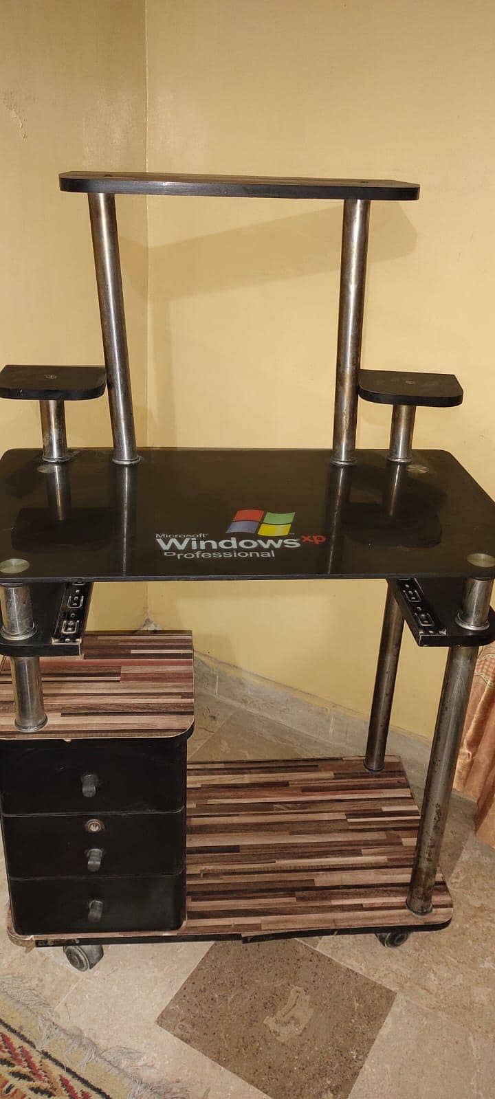 computer trolley with side table 1