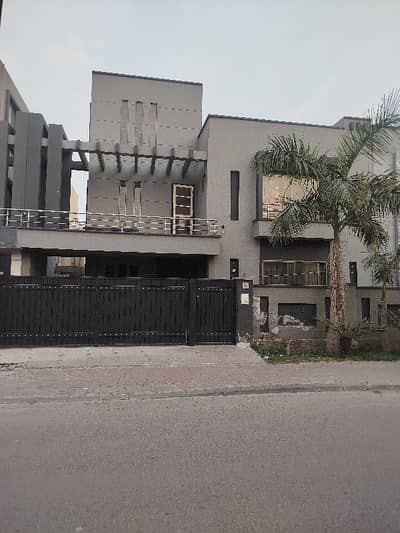 12 Marla Luxury House For Rent Bahria Town Lahore