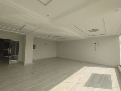 7 Marla commercial 3rd floor for rent Bahria town Lahore only office
