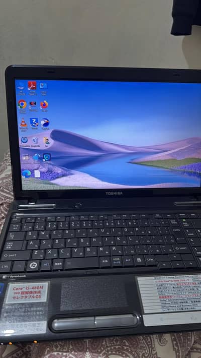 Toshiba laptop Coer i5 4 ram 128 rom