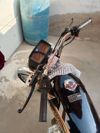 Honda 125 gold edition self start