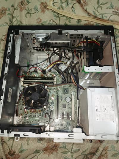 HP ELITE DESK 705 G2 MT FOR SALE. GTA 5 AND MINECRAFT INSTALLED.