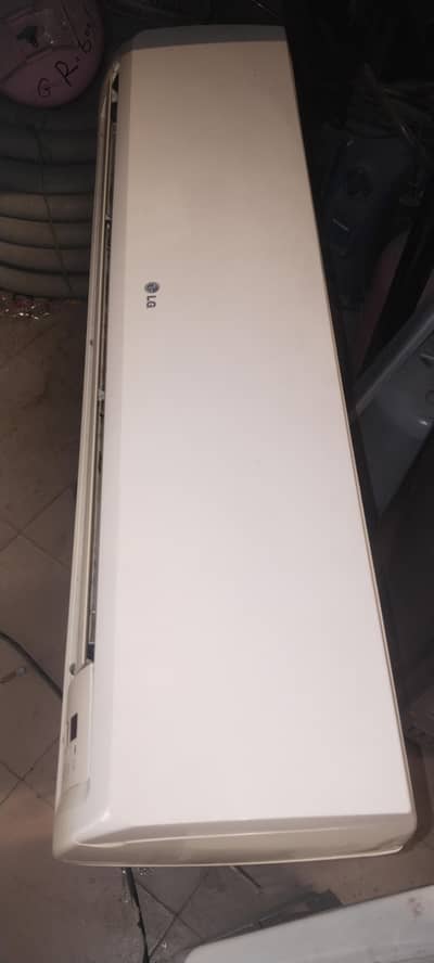 LG company 1.5 ton a. c non inverter R22