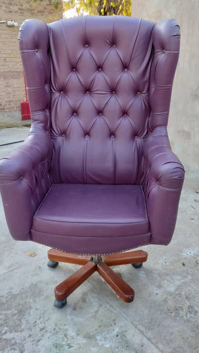 high back winged office chair/comfortable seat with hydrochloric stand