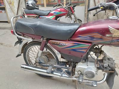 03055546902 ok bike  halat saf ha  LANY waly bahi rabta kary