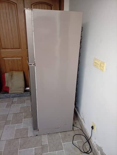 refrigerator excellent in condition