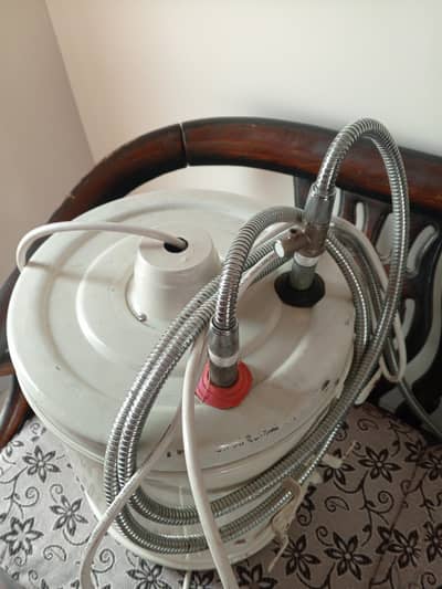 Eectric geyser instant 10 litre capacity