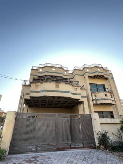 10 MARLA HOUSE FOR RENT