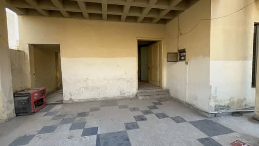 10 MARLA HOUSE FOR RENT