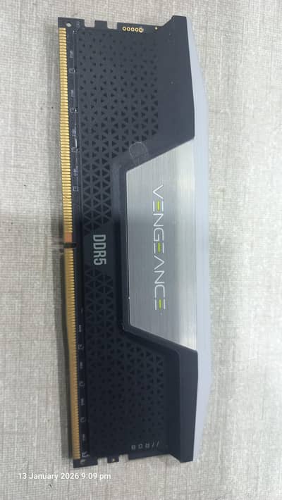 CORSAIR VENGEANCE RGB DDR5 RAM 32gb