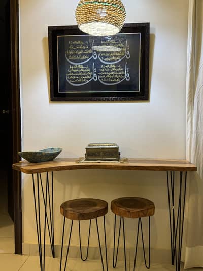 Live wood console table with two stools for living room