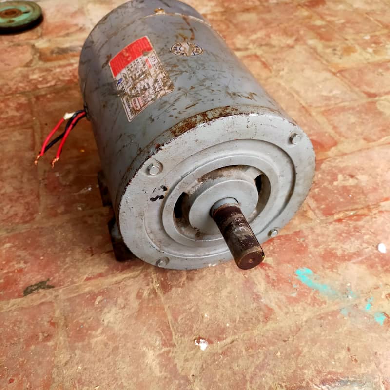 دو موٹریں سنگل فیس تھری ایچ پی کی برائے فروخت ہیں 4