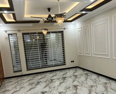 G-15/1 House Sized 3200 Square Feet